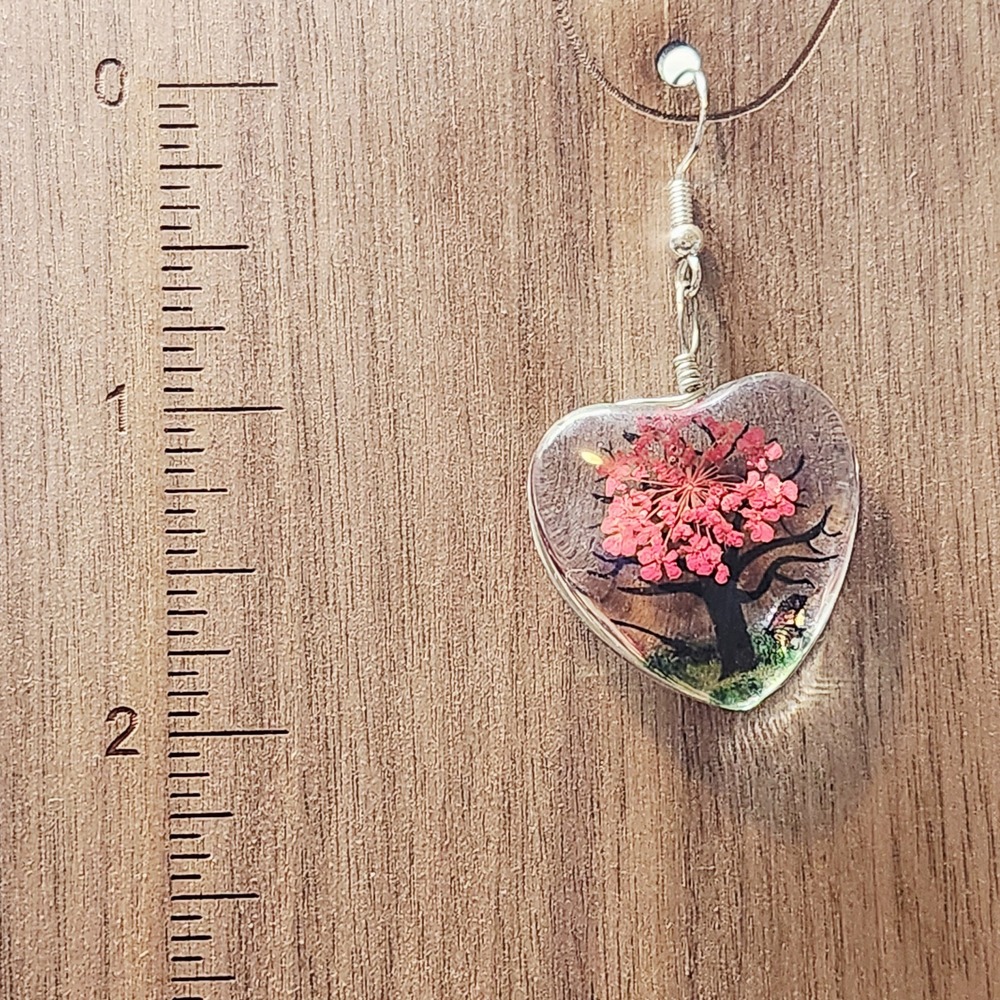 Handmade Heart-Shaped Tree with Red‎ Blossoms Dangle Earrings NEW Ladies Casual - Picture 3 of 8